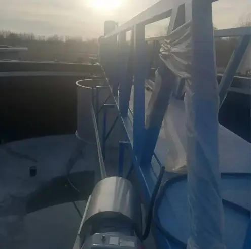 Pengikis kren tangki pemendapan sekunder