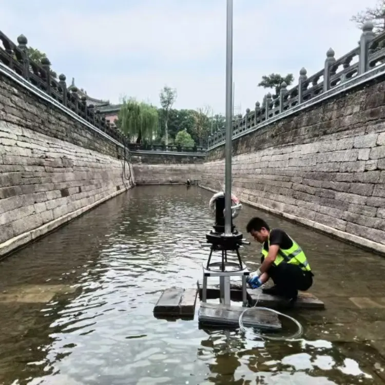 Sewage pool centrifugal aerator