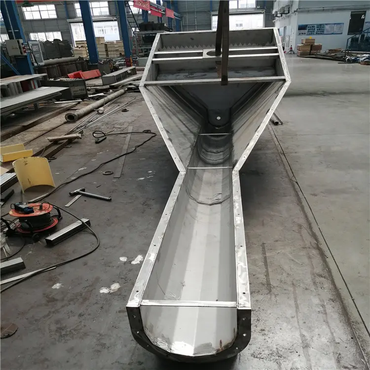 High efficiency sand and water separator