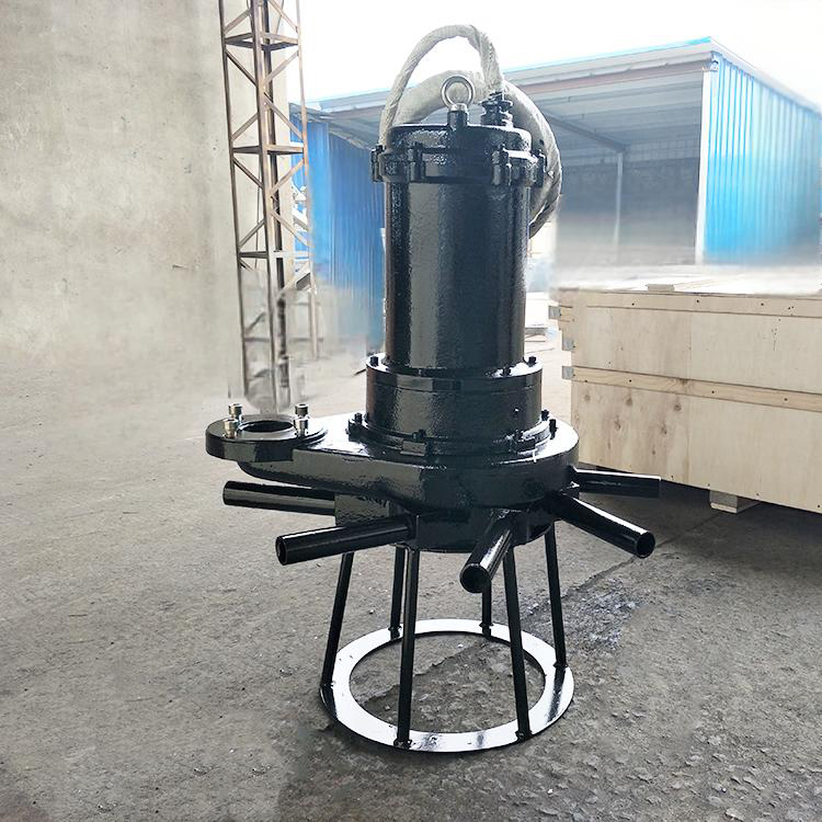 Rapid oxygenation submersible centrifugal aerator for aquaculture