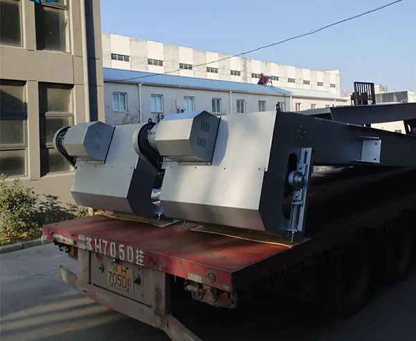 Achieve cooperation on mechanical screen cleaner