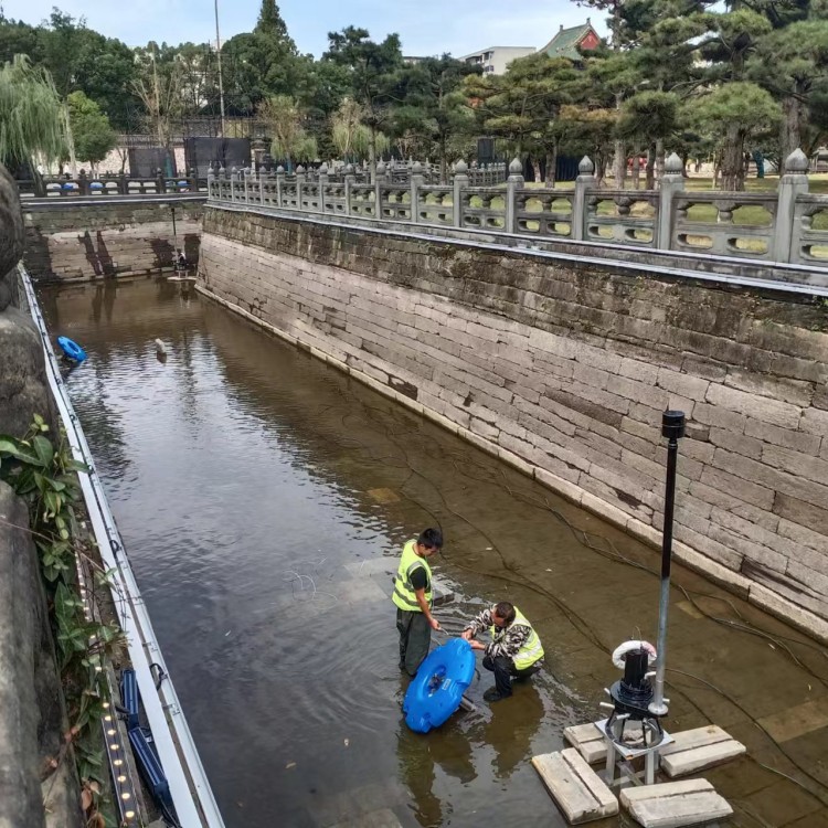 Surface centrifugal aerator