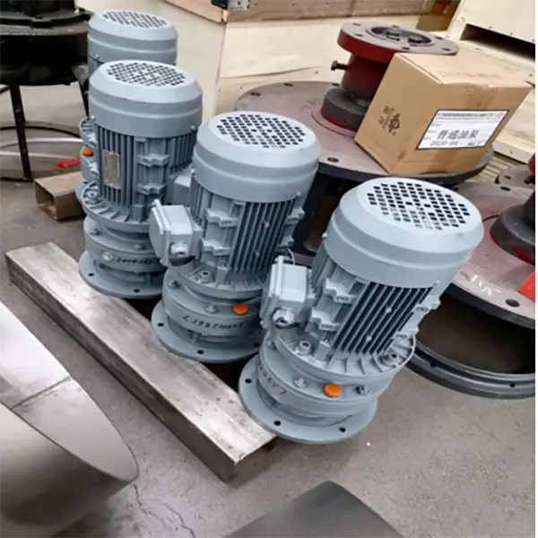 Paddle type dosing mixer