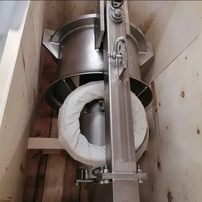 Submersible mixer for sludge tank