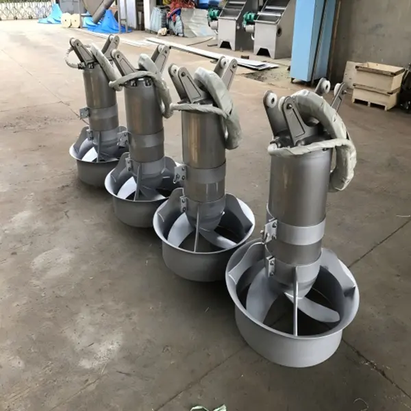 Submersible mixer for sewage treatment